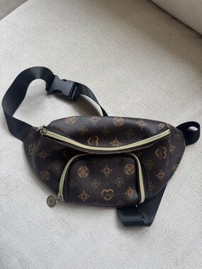 Designer-Style Brown Monogram Men’s Waist Bag